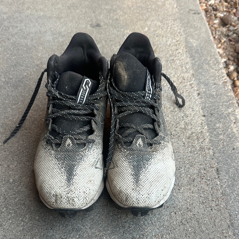 Nike mens Black and Gray Sneakers